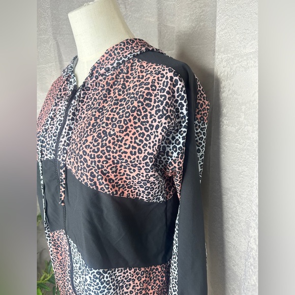 Jessica Simpson Women’s Leopard Print Lightweight Zip-Up Hooded Jacket Sz S - Picture 3 of 10